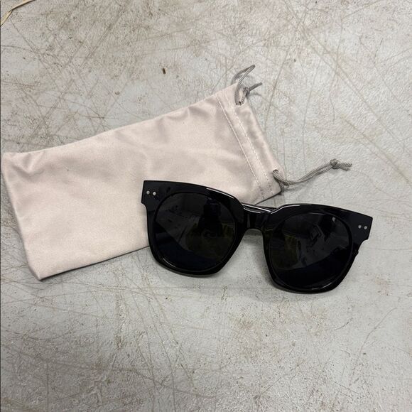 Stylish Black Sunglasses with Case BRAND NEW Large Black Frames by FLOATS main image 4